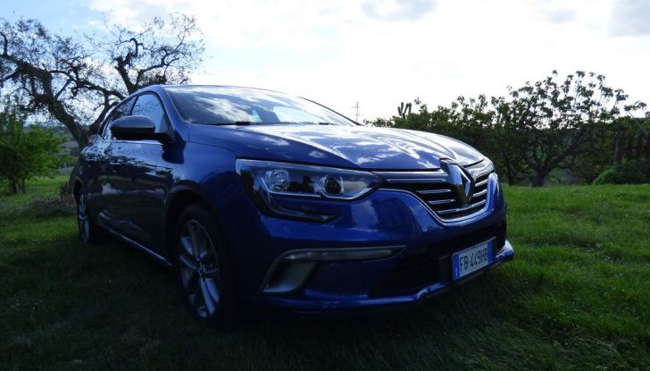 Renault Mégane GT Line da 130CV, prova su strada, impressioni e prezzi - Foto 15 di 36