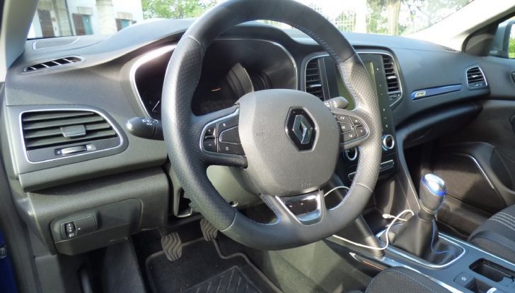 Renault Mégane GT Line da 130CV, prova su strada, impressioni e prezzi - Foto 26 di 36