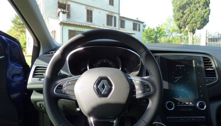 Renault Mégane GT Line da 130CV, prova su strada, impressioni e prezzi - Foto 27 di 36