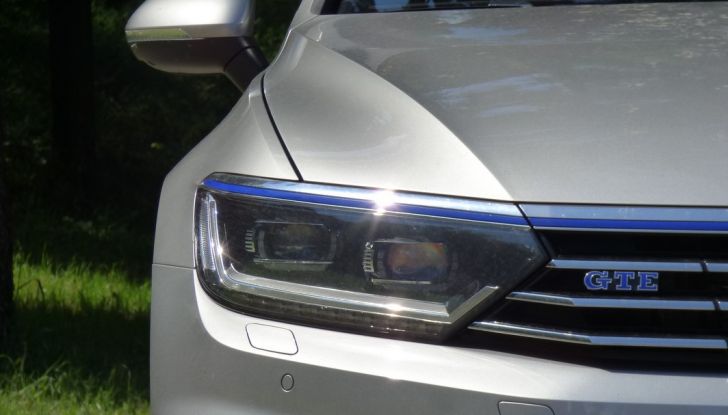 Volkswagen Passat GTE Variant: prova su strada e informazioni - Foto 2 di 30