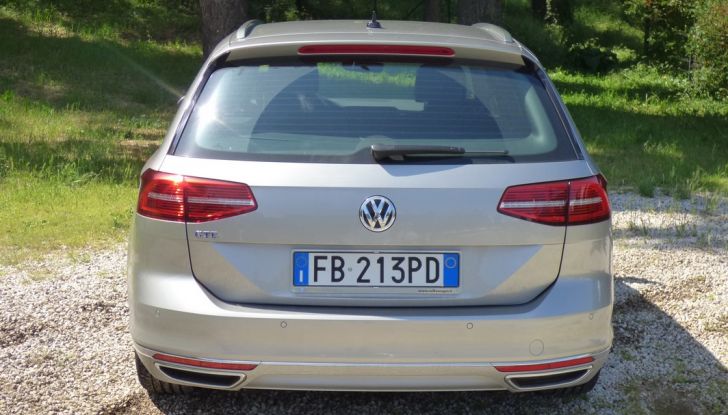 Volkswagen Passat GTE Variant: prova su strada e informazioni - Foto 21 di 30