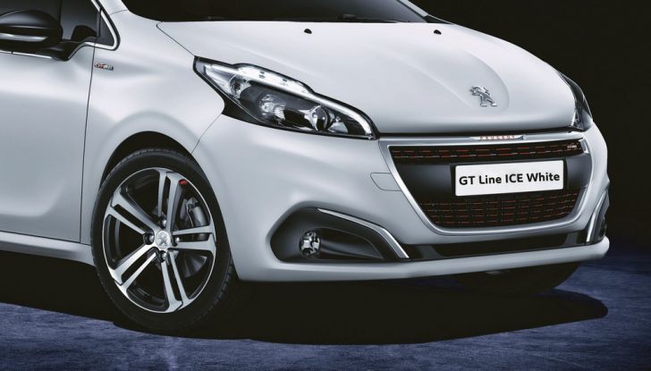Peugeot 208 GT Line: edizione limitata Ice White - Foto 2 di 8