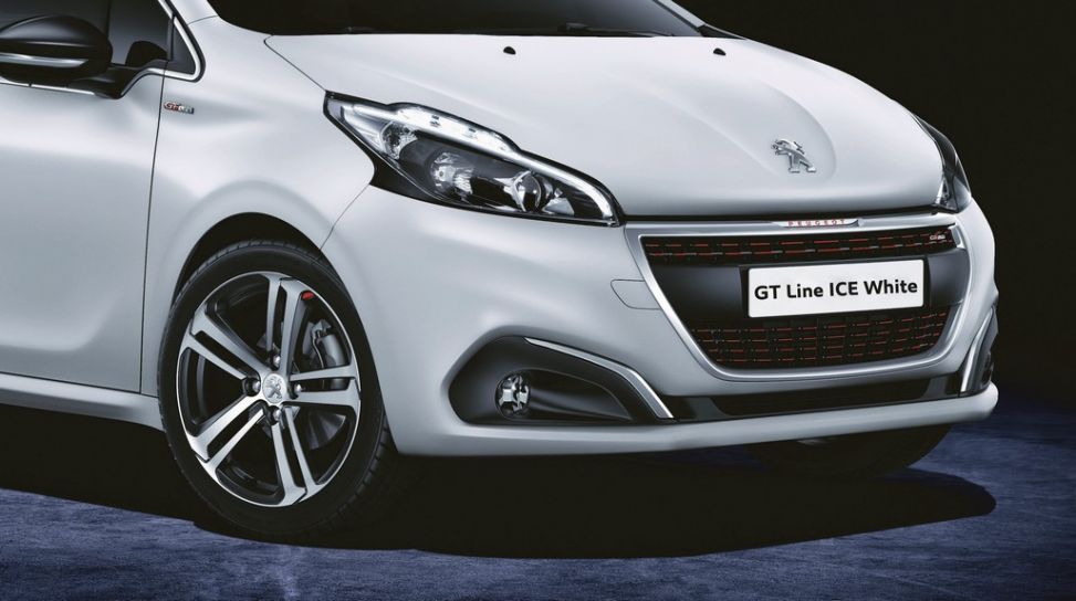 Peugeot 208 GT Line: edizione limitata Ice White - Infomotori