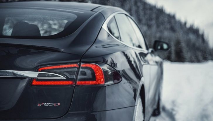 Tesla R45, la supercar elettrica in versione rendering - Foto 8 di 9