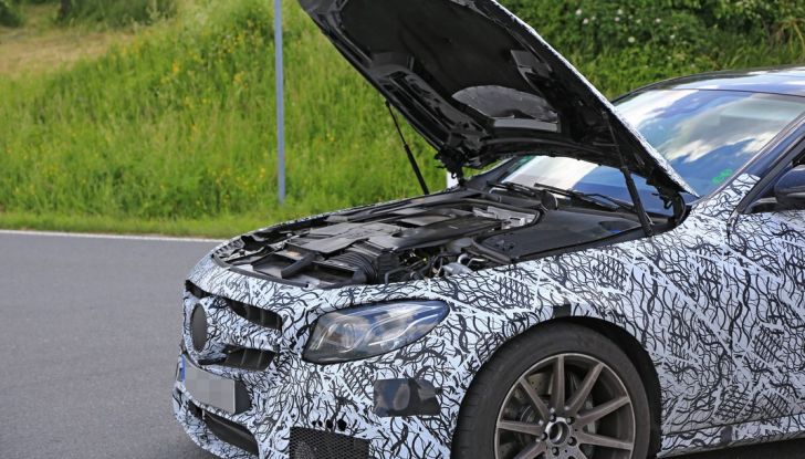 Mercedes AMG E63: le foto spia del guasto - Foto 10 di 12