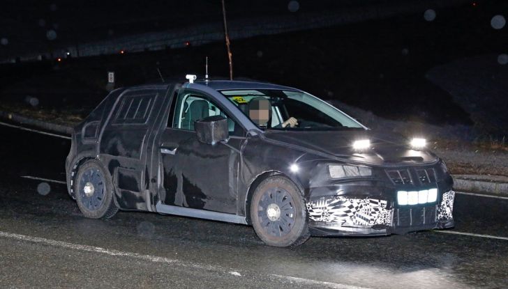 Seat Ibiza di nuova generazione, le prime foto spia della compatta - Foto 1 di 9