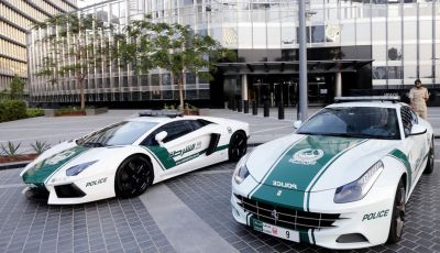 Le auto della Polizia più belle e veloci del mondo