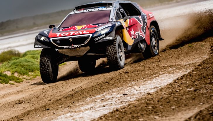 Silk Way Rally, Peugeot in testa prima della pausa - Foto 2 di 4