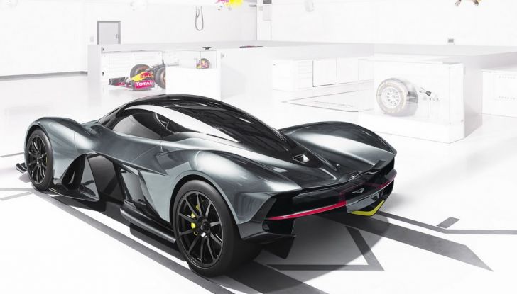 Aston Martin e Red Bull, dalla collaborazione nasce la supercar AM-RB 001 - Foto 1 di 10