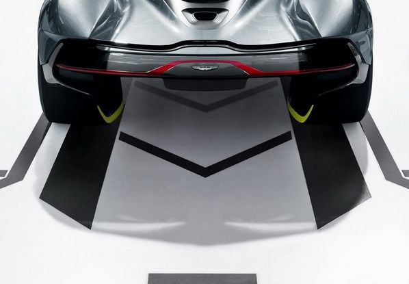 Aston Martin e Red Bull, dalla collaborazione nasce la supercar AM-RB 001 - Foto 7 di 10