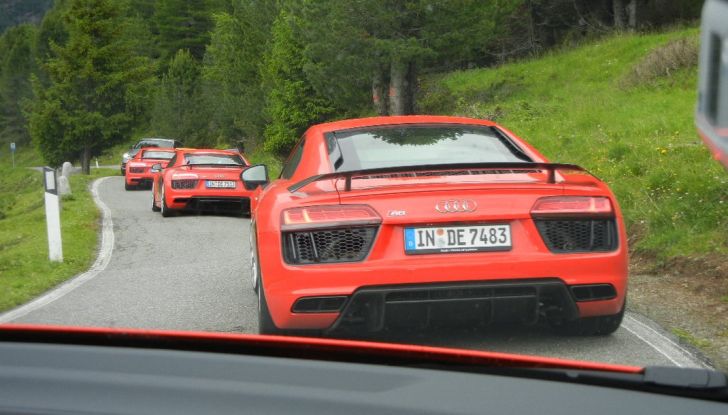 r8 prova su strada