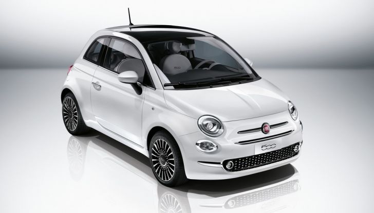 Fiat 500, vista 3/4 laterale frontale destra.