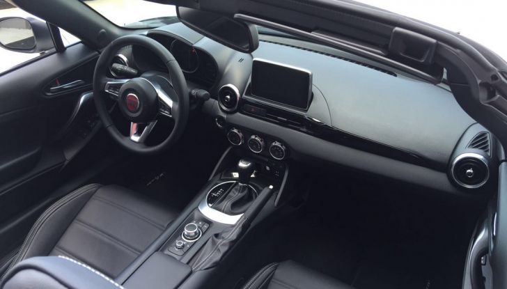 Fiat 124 spider test drive USA postazione guida