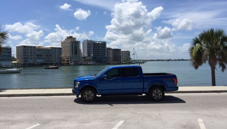 Test Drive Ford F-150 negli USA: il pick-up americano provato su strada - Foto 13 di 17
