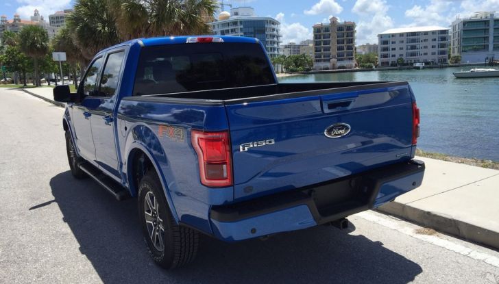 Test Drive Ford F-150 negli USA: il pick-up americano provato su strada - Foto 14 di 17