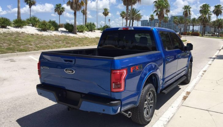 Test Drive Ford F-150 negli USA: il pick-up americano provato su strada - Foto 15 di 17