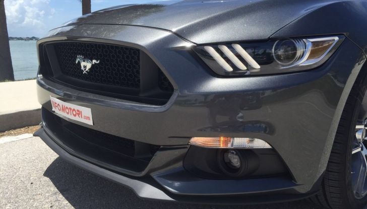 Ford Mustang GT test drive in Florida, profilo anteriore.