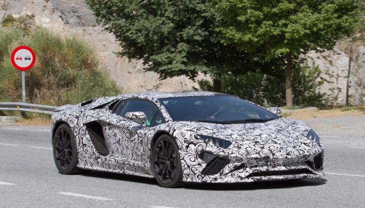 Nuova Lamborghini Aventador 2017 Facelift: i primi scatti - Foto 4 di 13