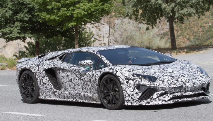 Nuova Lamborghini Aventador 2017 Facelift: i primi scatti - Foto 5 di 13