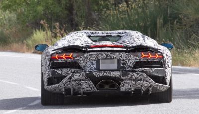 Nuova Lamborghini Aventador 2017 Facelift: i primi scatti