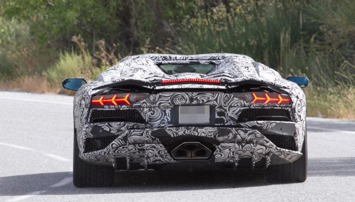 Nuova Lamborghini Aventador 2017 Facelift: i primi scatti - Foto 1 di 13