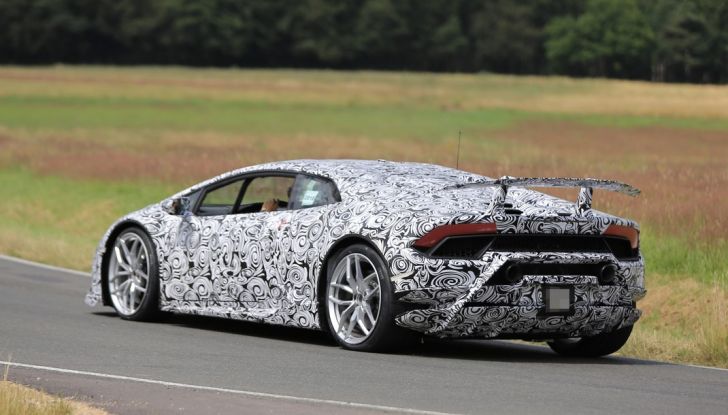 Lamborghini Huracan Superleggera 2017: le foto spia dei test al Nurburgring - Foto 13 di 20