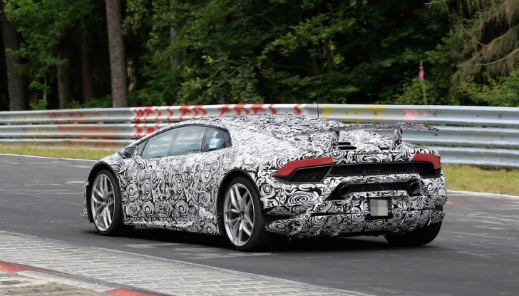 Lamborghini Huracan Superleggera 2017: le foto spia dei test al Nurburgring - Foto 7 di 20