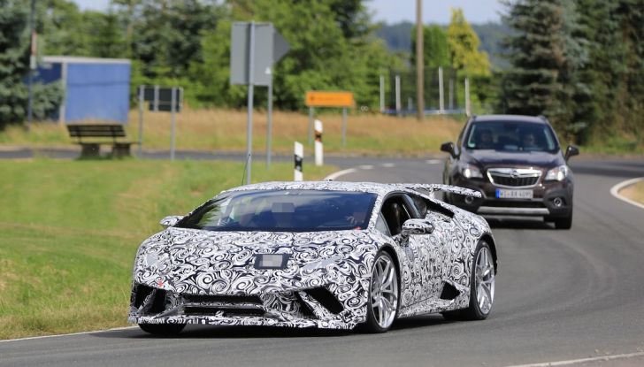 Lamborghini Huracan Superleggera 2017: le foto spia dei test al Nurburgring - Foto 10 di 20