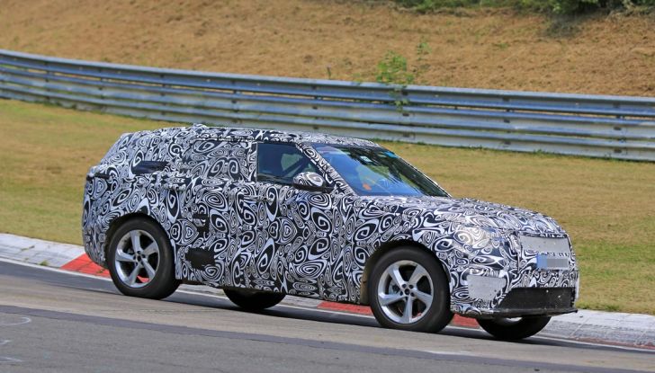 Nuova Land Rover Range Sport Coupe, prime foto spia dal Nurburgring - Foto 1 di 15