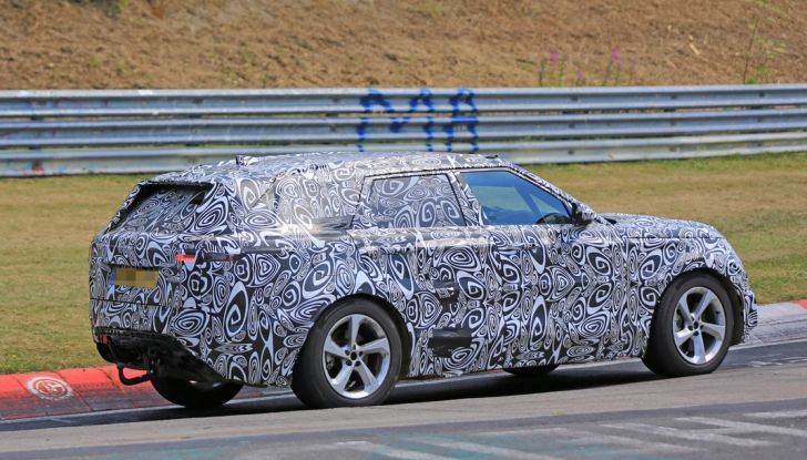 Nuova Land Rover Range Sport Coupe, prime foto spia dal Nurburgring - Foto 2 di 15