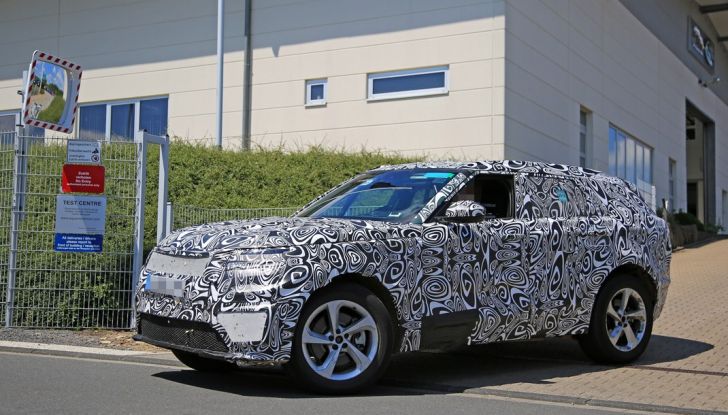 Nuova Land Rover Range Sport Coupe, prime foto spia dal Nurburgring - Foto 11 di 15