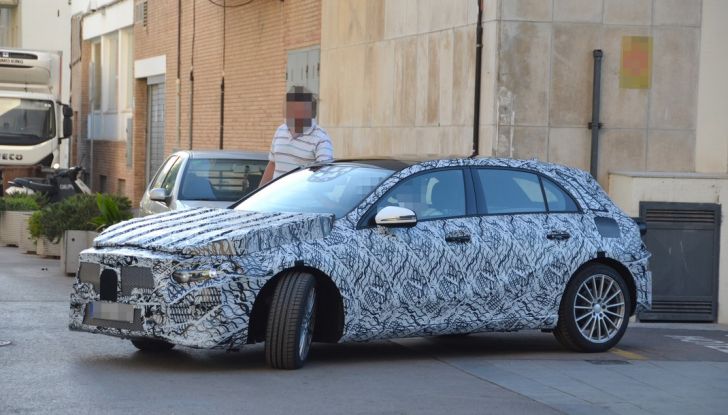 Mercedes Classe A nuova generazione, le prime immagini dei test su strada - Foto 12 di 19