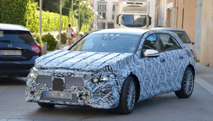 Mercedes Classe A nuova generazione, le prime immagini dei test su strada - Foto 13 di 19