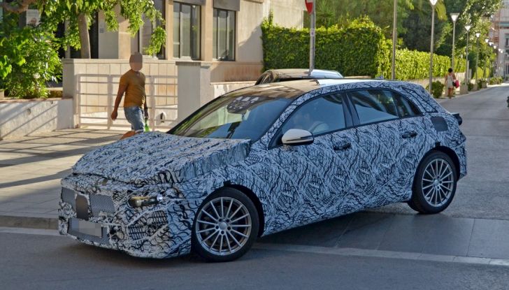 Mercedes Classe A nuova generazione, le prime immagini dei test su strada - Foto 14 di 19