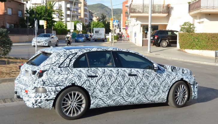Mercedes Classe A nuova generazione, le prime immagini dei test su strada - Foto 8 di 19