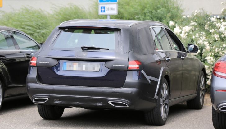 Mercedes Benz Classe E All Terrain: le prime foto spia - Foto 13 di 21