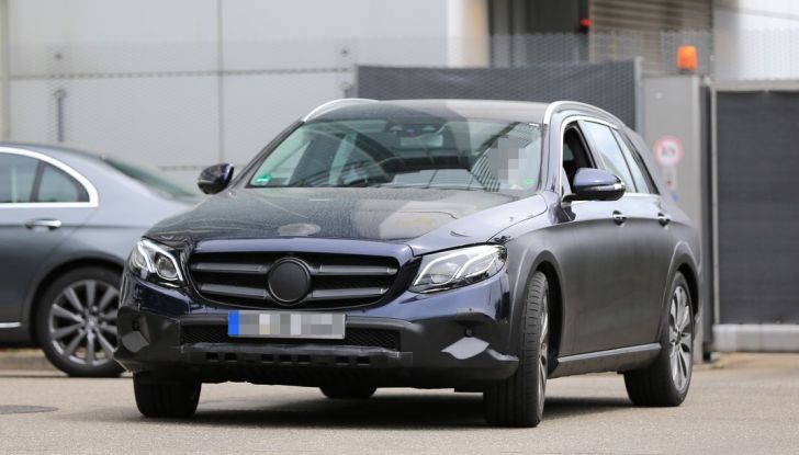 Mercedes Benz Classe E All Terrain: le prime foto spia - Foto 16 di 21