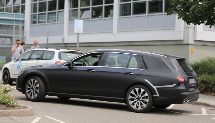 Mercedes Benz Classe E All Terrain: le prime foto spia - Foto 21 di 21
