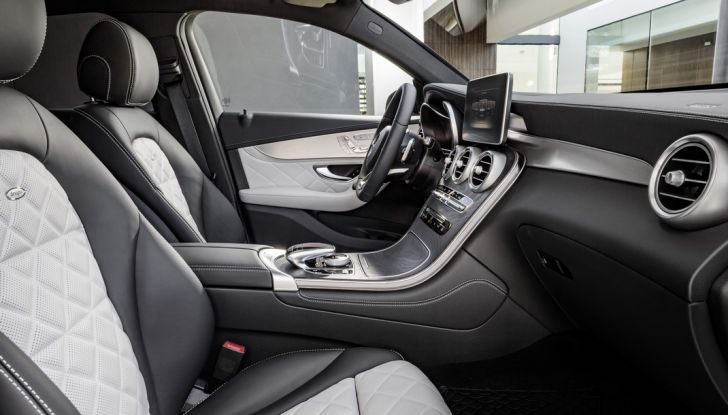 Mercedes GLC Coupè prova su strada, prezzi e allestimenti - Foto 16 di 27