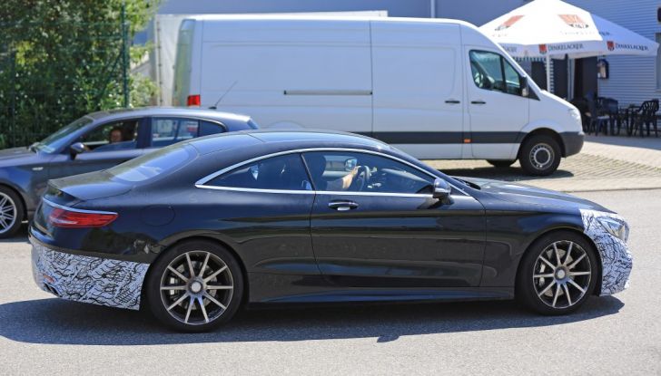Nuova Mercedes AMG S63 Coupe 2018, le prime foto spia - Foto 6 di 10