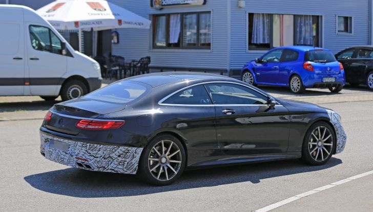 Nuova Mercedes AMG S63 Coupe 2018, le prime foto spia - Foto 7 di 10