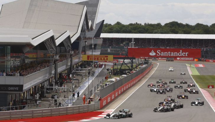 F1, il boss di Mercedes avvisa Hamilton e Rosberg in caso di ulteriore contatto tra i due - Foto 9 di 10