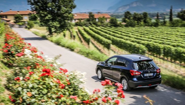 Nuova Suzuki S-Cross, prova su strada, ​prezzi e motorizzazioni - Foto 12 di 25