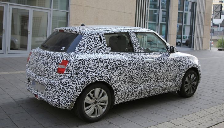 Suzuki Swift prime foto spia dei collaudi della nuova generazione - Foto 21 di 27