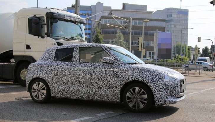 Suzuki Swift prime foto spia dei collaudi della nuova generazione - Foto 25 di 27