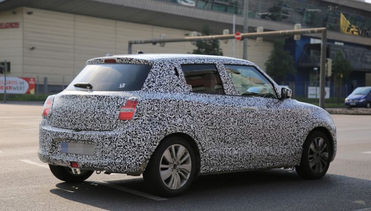 Suzuki Swift prime foto spia dei collaudi della nuova generazione - Foto 27 di 27