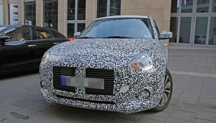 Suzuki Swift prime foto spia dei collaudi della nuova generazione - Foto 10 di 27