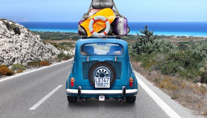 Vacanze in auto all’estero, le norme da rispettare per chi viaggia - Foto 1 di 10