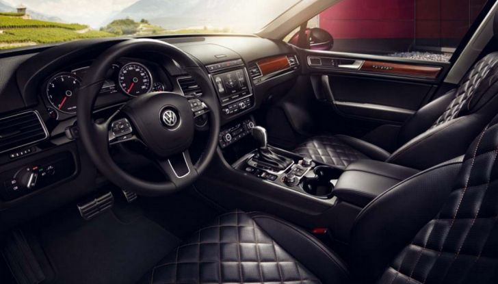 Volkswagen Touareg Executive Edition, versione esclusiva da 64.925 euro - Foto 4 di 9