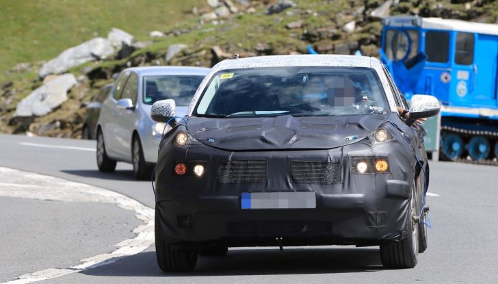 Geely SUV compatto, prime foto spia del modello del produttore cinese - Foto 9 di 12